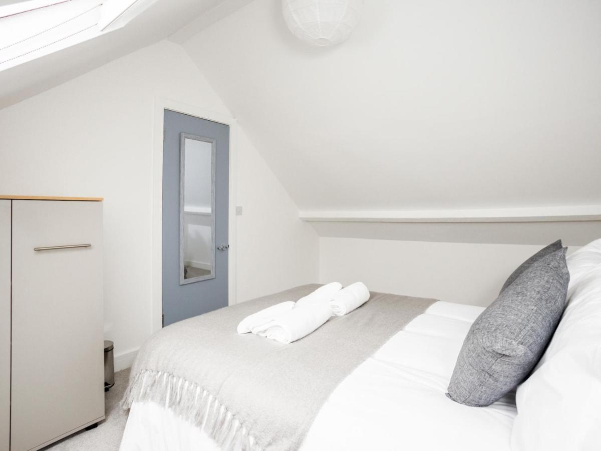 Pass The Keys Spacious And Very Modern Family Home, Central Windsor Exteriör bild