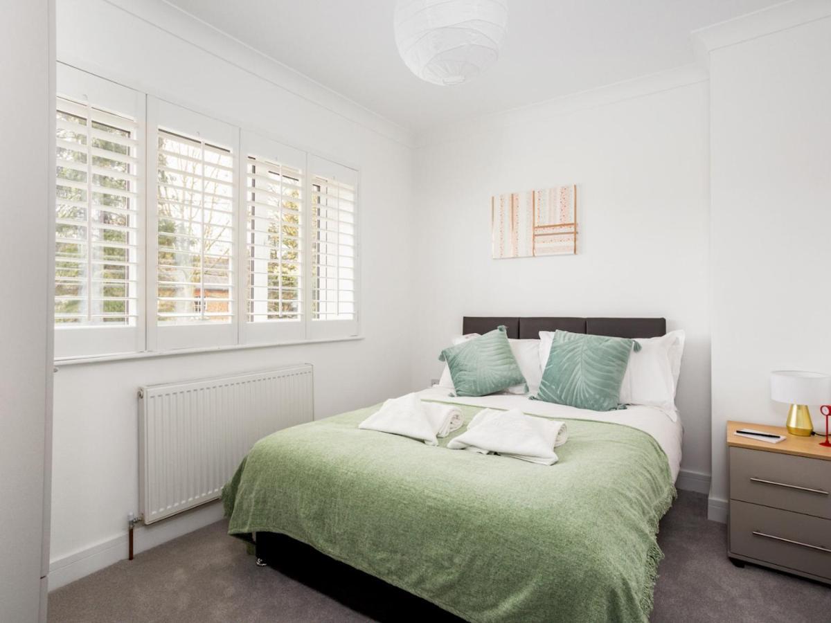 Pass The Keys Spacious And Very Modern Family Home, Central Windsor Exteriör bild