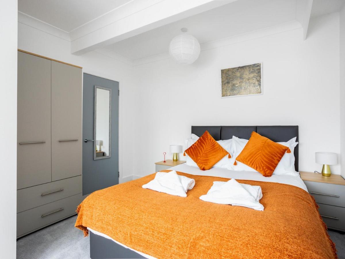 Pass The Keys Spacious And Very Modern Family Home, Central Windsor Exteriör bild