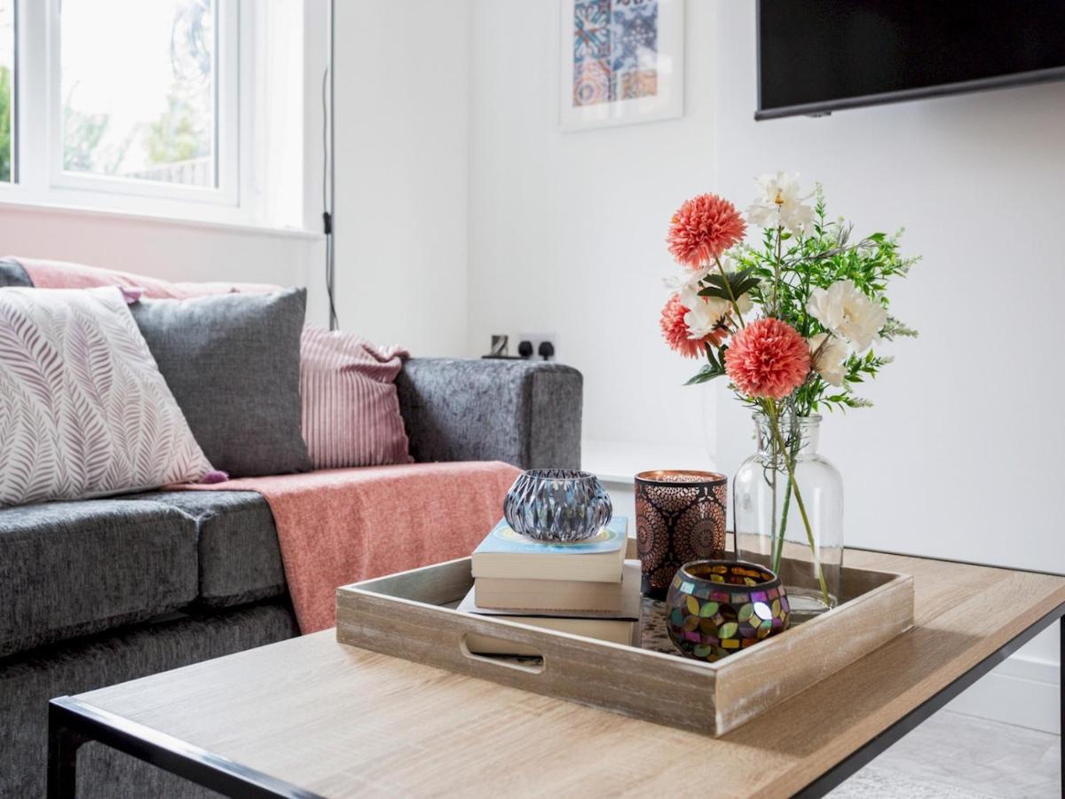 Pass The Keys Spacious And Very Modern Family Home, Central Windsor Exteriör bild